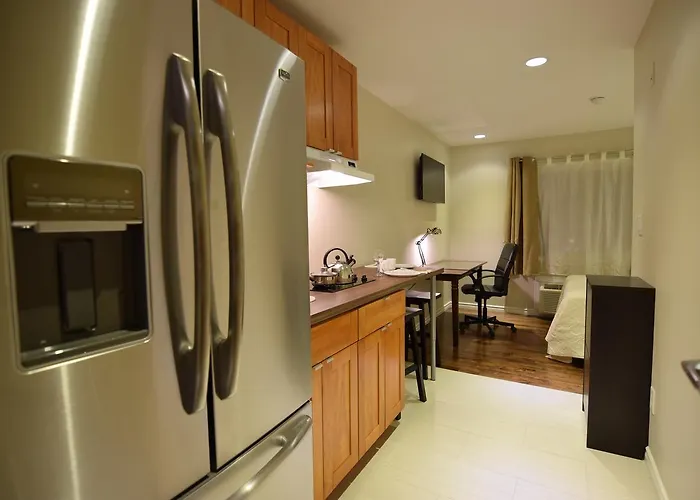 The Lion Inn & Suites